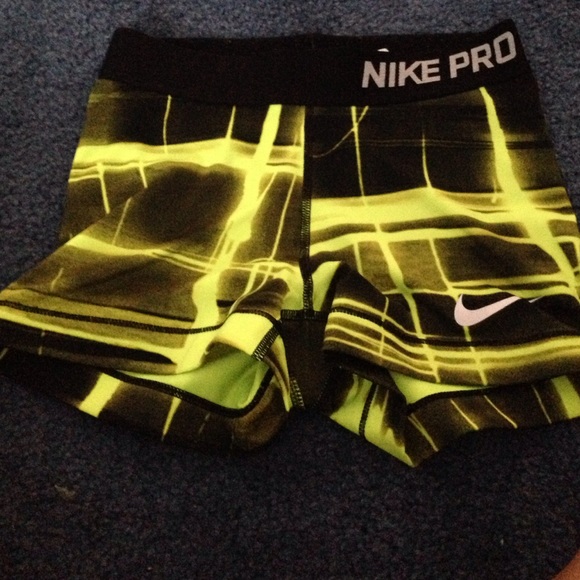Nike Pants - Nike pros