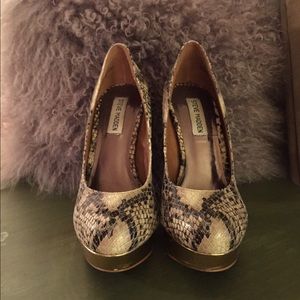 Steve Madden Caryssa Platform Stiletto Pump