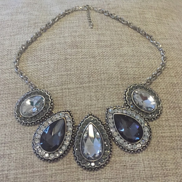 Gorgeous diamond and grey necklace