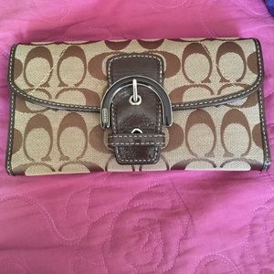great condtion coach wallet