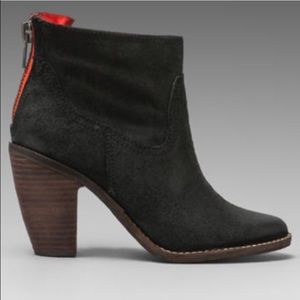 Dolce Vita Celvin suede booties