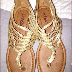 Lucky brand sandals. Super cute. BKE