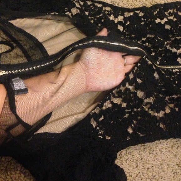 Dress - Picture 3 of 4