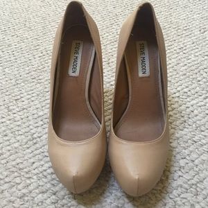 Steve Madden Nude Pumps size 7.5