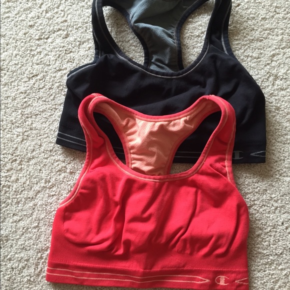 Reversible sports bras