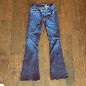 Dark wash American eagle artist jeans size 0