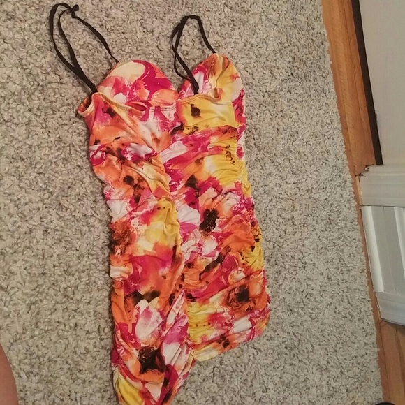 ❌SOLD❌ Multi color Floral cami/tank - Picture 2 of 3