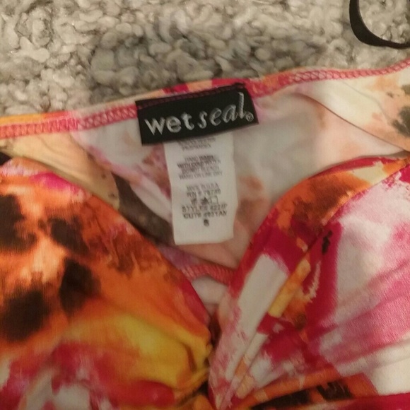 ❌SOLD❌ Multi color Floral cami/tank - Picture 3 of 3