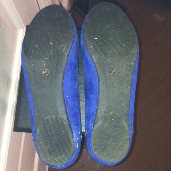 Royal blue suede studded flats. - Picture 4 of 4