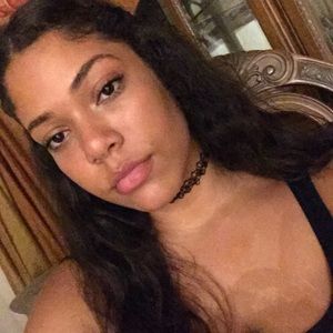 Meet your Posher, Monica