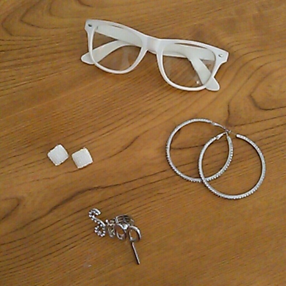 Bundle Of Jewelry