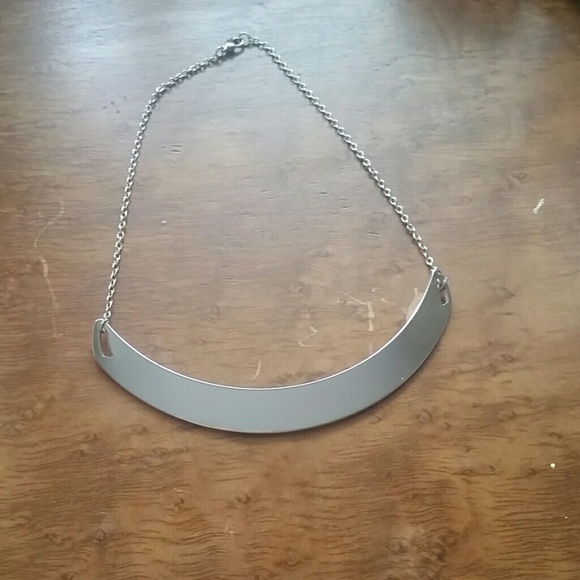 Collar necklace