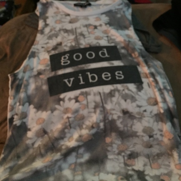 Good vibes top