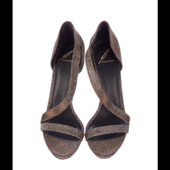 Gorgeous Brian Atwood Bronze Heel. - Picture 2 of 4