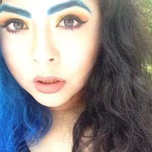 Meet your Posher, Val