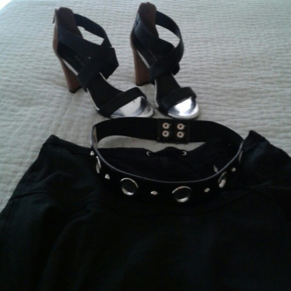 White House / Black Market Grommet Belt