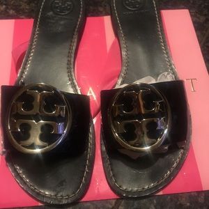 ON SALE!! Tory burch 9.5