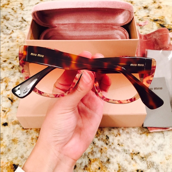 Authentic new Miu Miu sunglasses - Picture 4 of 4