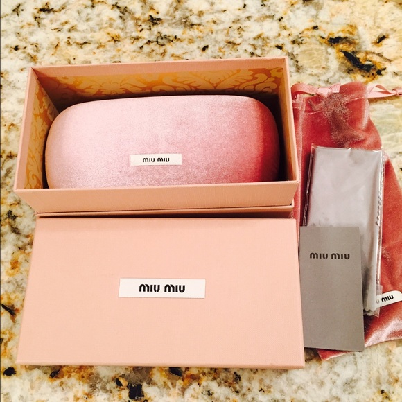 Authentic new Miu Miu sunglasses - Picture 3 of 4