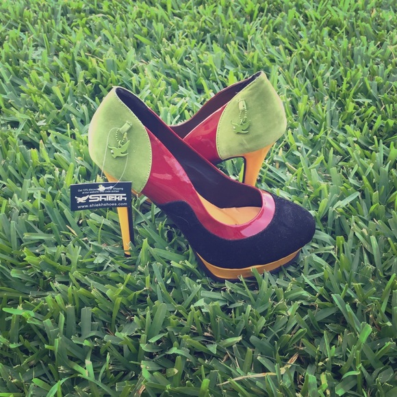 Multicolored heels
