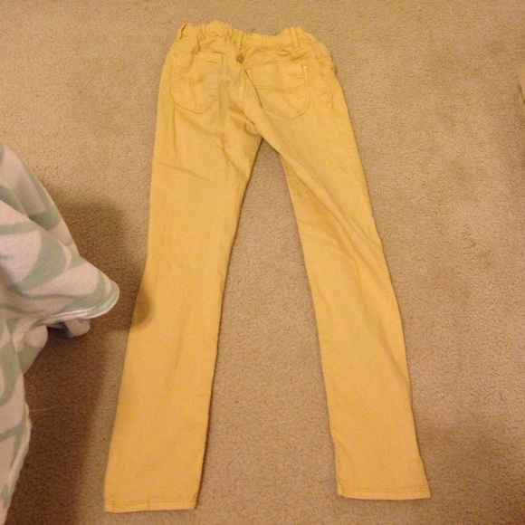 Yellow pants - Picture 2 of 3