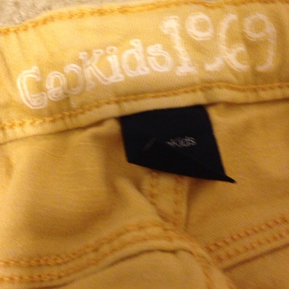 Yellow pants - Picture 3 of 3