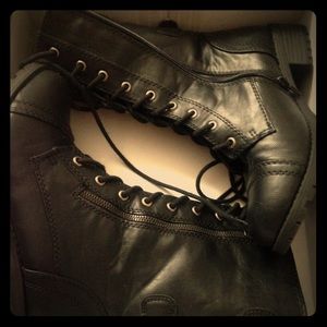 Black boots size 7.5