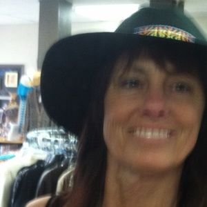 Meet your Posher, Paula