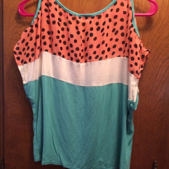 Crop top - Picture 2 of 4