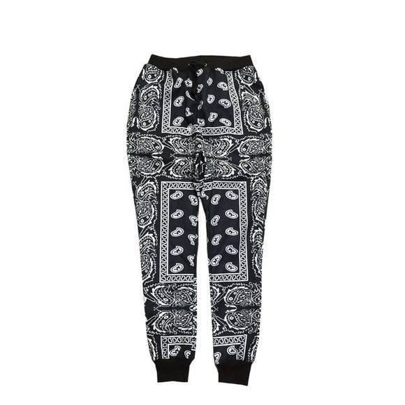 Size large bandana pants  (more like a medium)