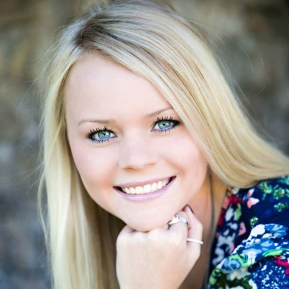 Meet your Posher, Kristen - Picture 1 of 1