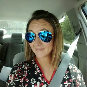 Ray Ban aviators. Blue. Not authentic. New.