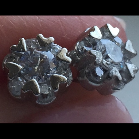 Jewelry - New 18K White Gold Filled Snowflake Stud Earrings