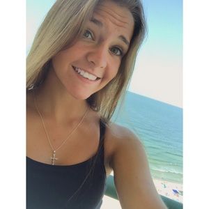 Meet your Posher, Alison