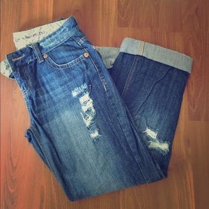 Boyfriend cut distressed jeans
