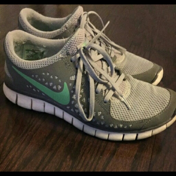 Nike free run shoes. Lightly worn reposh item