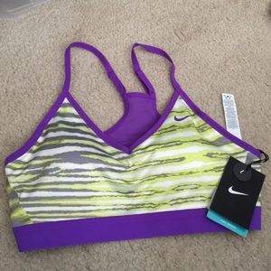 Nike pro sports bra