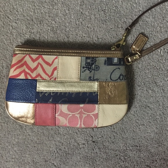 Coach hand bag - Picture 2 of 3