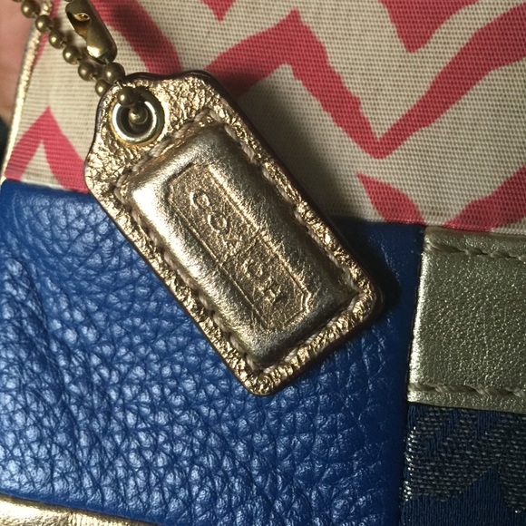 Coach hand bag - Picture 3 of 3