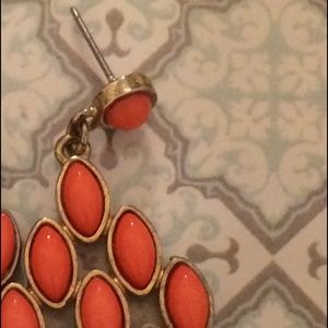 BANANA REPUBLIC Coral/gold drop earrings~cute!!