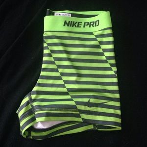 • NIKE PRO RARE •