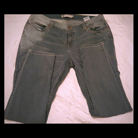 New never worn Levi Jeans Make an offer