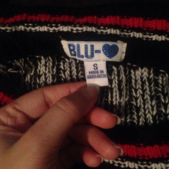 sweater - Picture 2 of 2