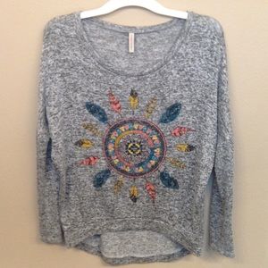 Dream catcher Sweatshirt & Bird V neck Tee