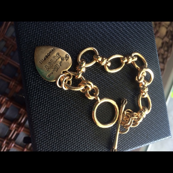 Juicy Couture gold heart bracelet - Picture 2 of 2