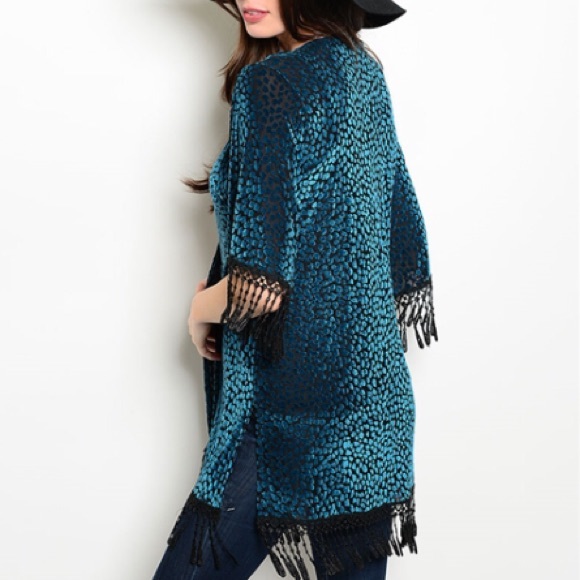 🇺🇸Teal & Black Crochet/Tassel Trim Kimono - Picture 2 of 3