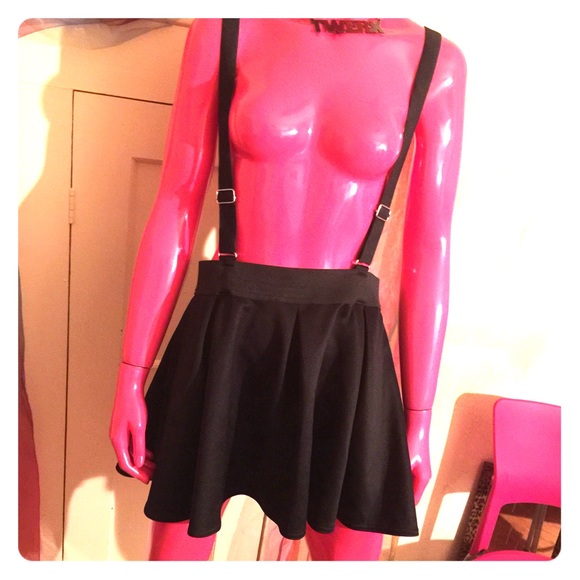 Suspender skirt