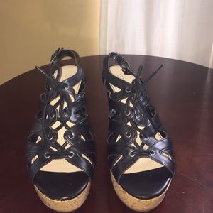Black guess shoes