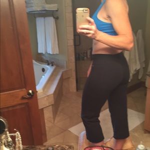 Cute lulu lemon crop Capri's