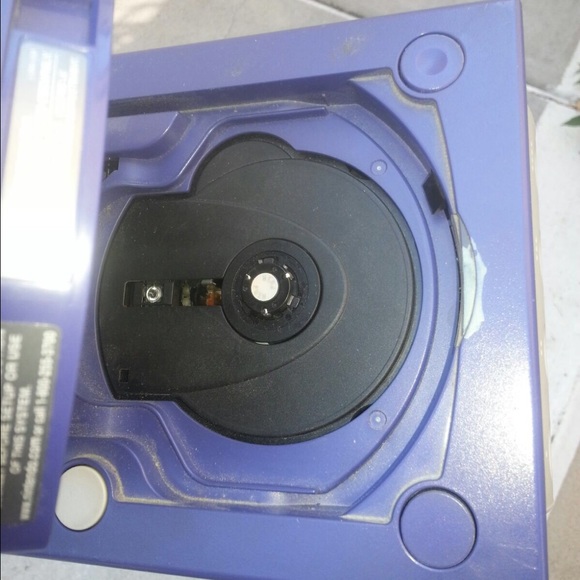 GameCube - Picture 3 of 4